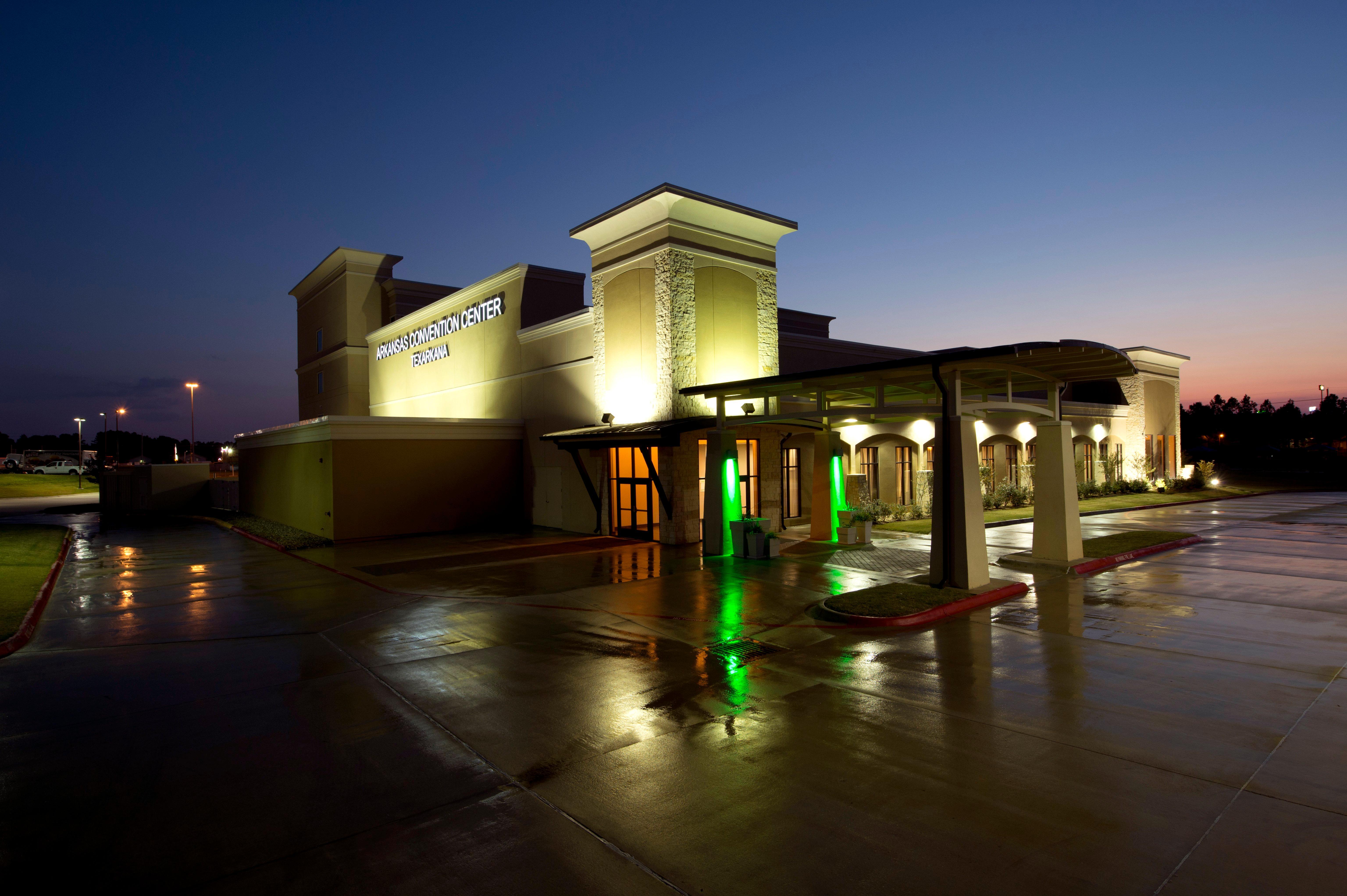 فندق هوليداي إن مركز مؤتمرات تيكساركانا أركنساس المظهر الخارجي الصورة